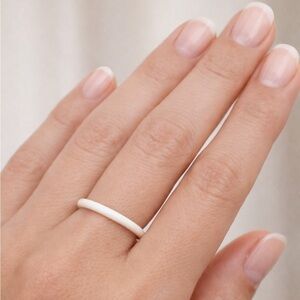 NWT Petit Moments Dainty White Ring Gold Accents, Size 6